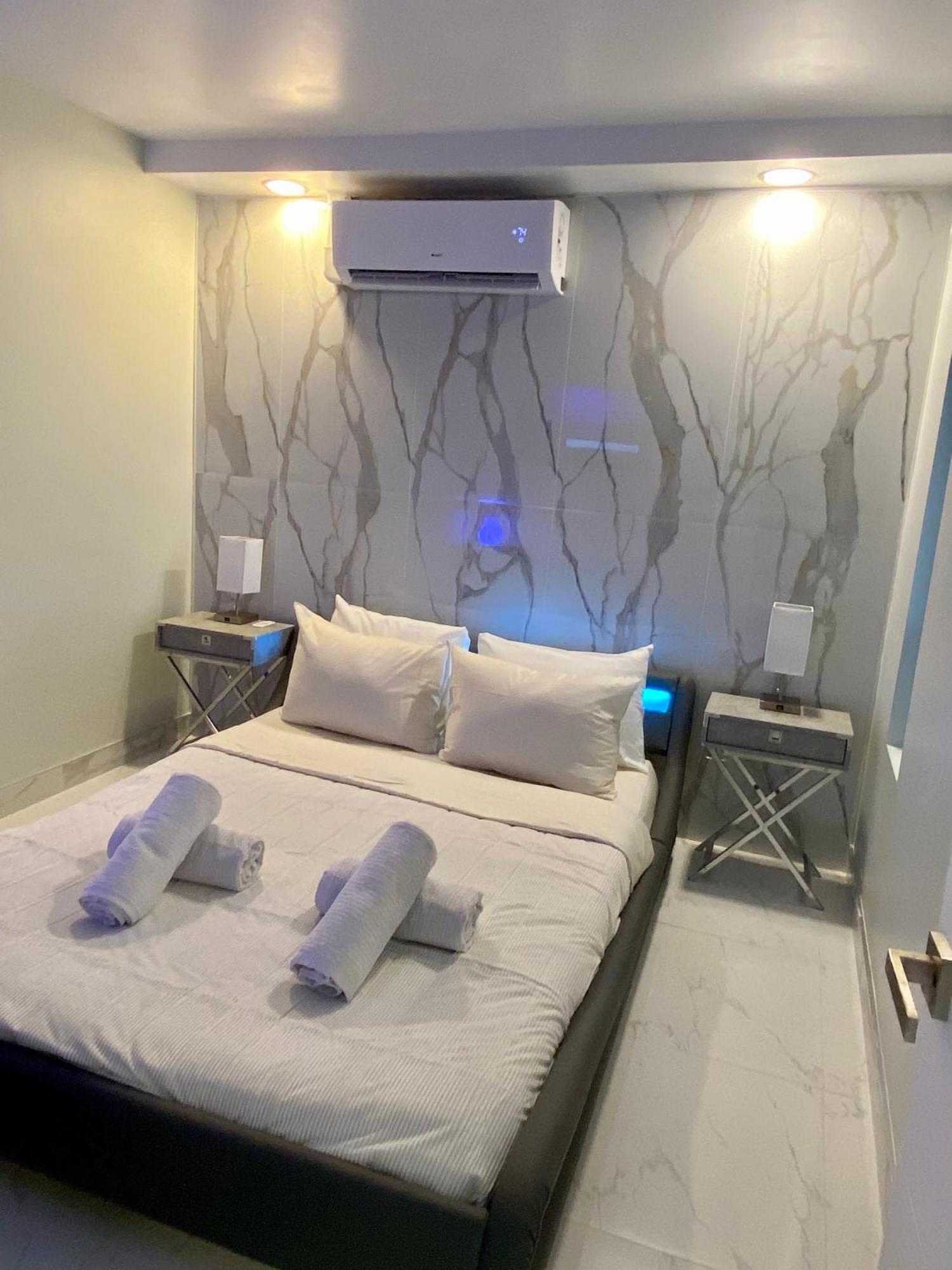 Luxurious Remodeled Direct Waterfront Apartment With Miami Skyline View And Outdoor Terrace Free Parking 5Min Drive To Miami Beach Exterior foto