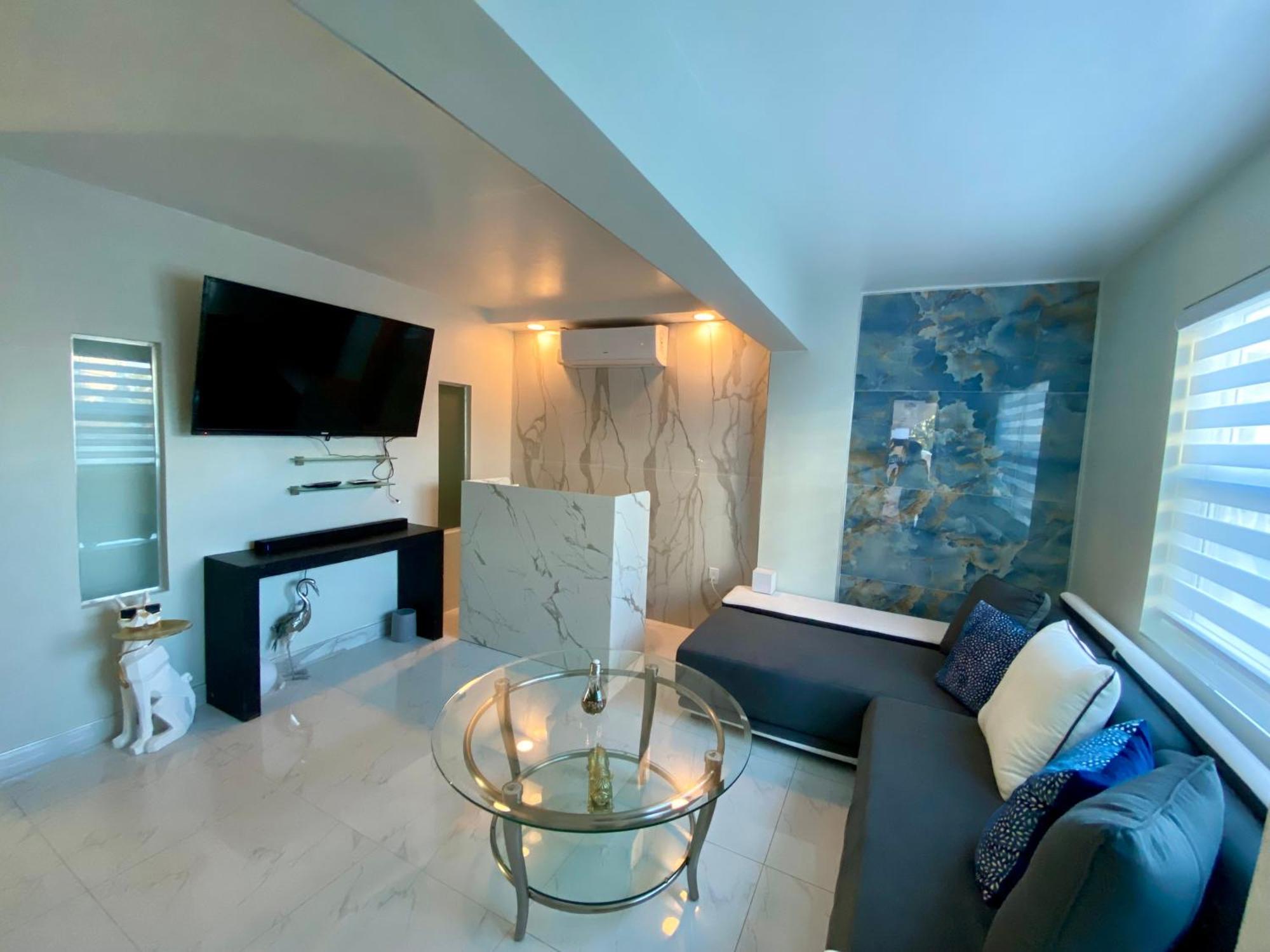 Luxurious Remodeled Direct Waterfront Apartment With Miami Skyline View And Outdoor Terrace Free Parking 5Min Drive To Miami Beach Exterior foto