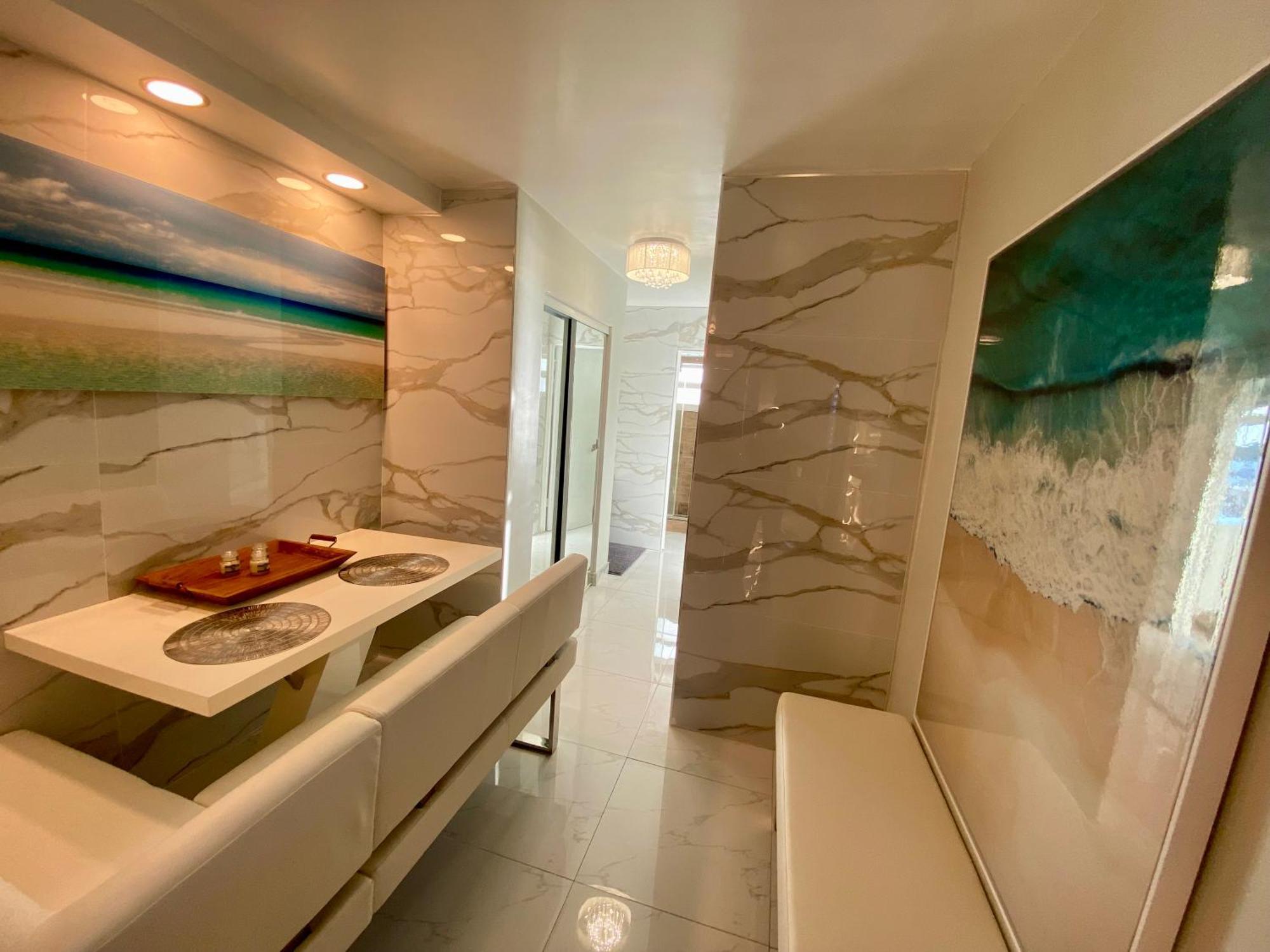 Luxurious Remodeled Direct Waterfront Apartment With Miami Skyline View And Outdoor Terrace Free Parking 5Min Drive To Miami Beach Exterior foto